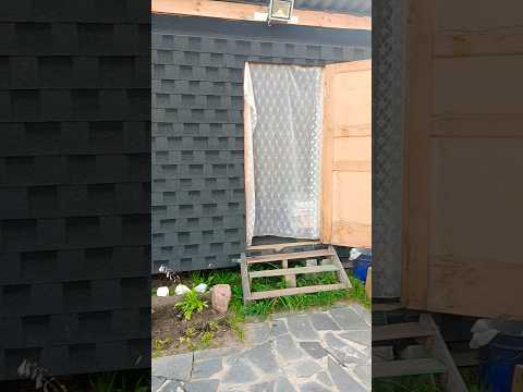 наша лачуга☺️ как вам? домик без кредита и ипотеки #бытовка #деревня #стройка #безкредитов #минидом