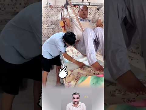 يدٌ تعتني بوالدها، وقلبٌ يخدمه، أسمى صور الإحسان لا شيء أعظم من خدمة من أعطانا الحياة#youtubeshorts