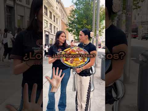 🖐🥘 ¿COMER PAELLA con CUCHARA o CON la MANO? Así responde la gente en la calle | MasterChef