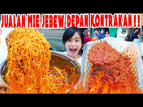 DI USIA 62 TAHUN, NENEK INI JUALAN MIE JEBEW 13 RIBUAN!!