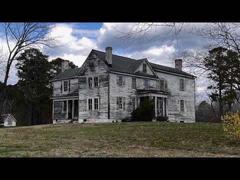 Step Inside The Beautiful Abandoned Duncan Estate House Forgotten Down South in Virginia *Built 1785
