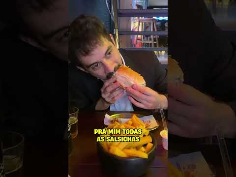 Analisando cachorro quente na Rua Augusta