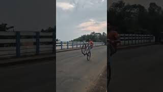 #remix #dj #newmusic #housemusic #music #automobile #cyclecam #stunt #cycle #cycling