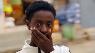 Un enfant ne doit pas acheter un cigarette😂😂😂