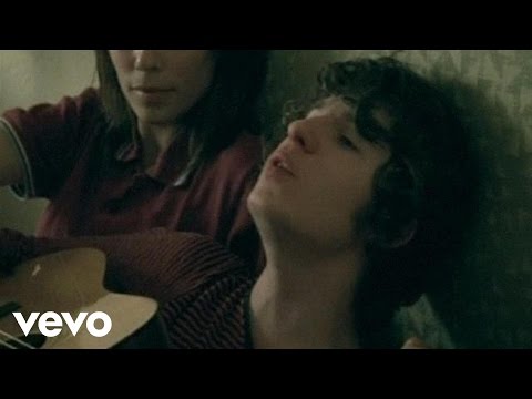 She Moves In Her Own Way - The Kooks 