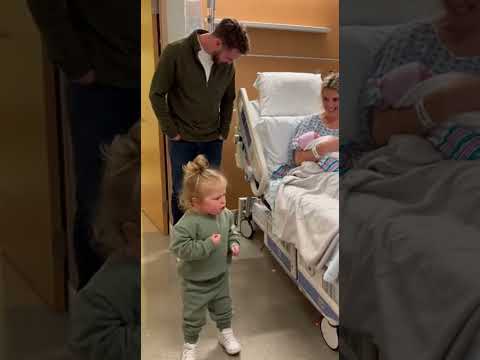 Twin Surprise Gone Wrong 😂 Toddler Picks Favorite Then Panics at Second Baby 📱🤍