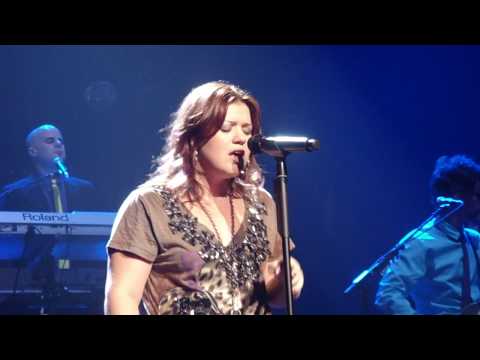 Kelly Clarkson Does Alanis and Kings Of Leon!