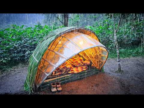 BEST SOLO BUSHCRAFT HEAVY RAIN - BUILD A UNIQUE SHELTER