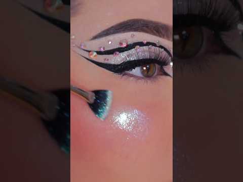 glittery liner technique stone optional 🖤🤍 #trendingshorts #viralvideo #youtubeshorts #softglamlook