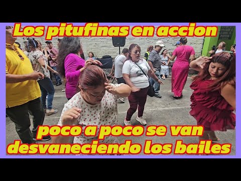 🚨GENTE! Llegamos a la aldea de los pitufos vean como bailan 💃😱