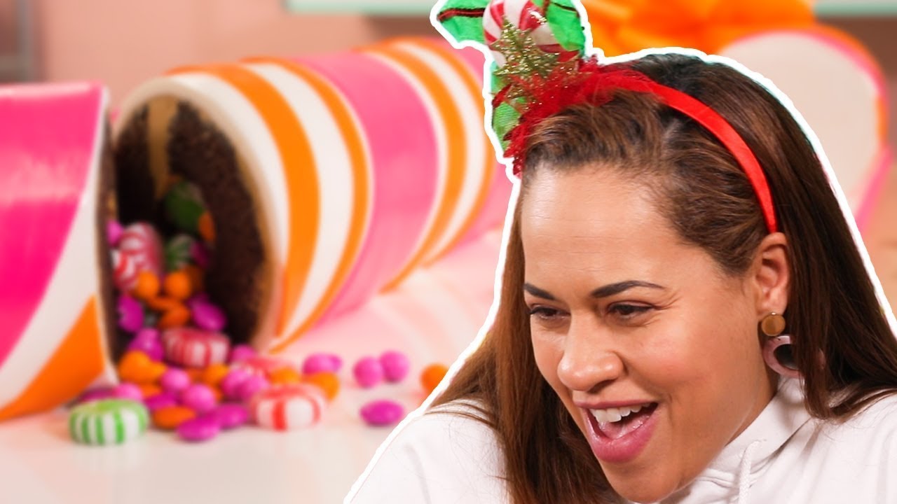 Yo Reaction to Crazy Christmas Cakes A Giantwhat?