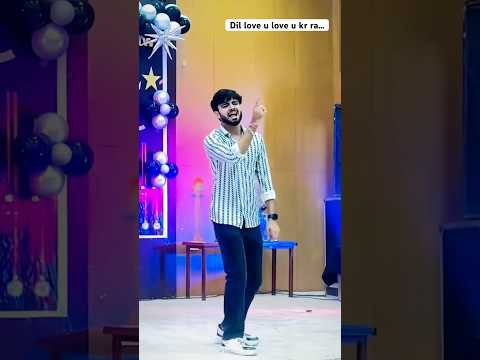 Dil love u love u kr ra …💕🥰🤣 #dance #dancecraze #danceshorts