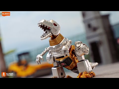 Blokees Transformers Stop Motion Smackdown! Grimlock vs. Starscream - Who Will Win?! |