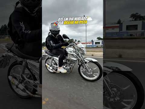 Quem brilha é ela até no dia nublado 🌥️🇧🇷 CG inteira cromada #cromo #titan #moto