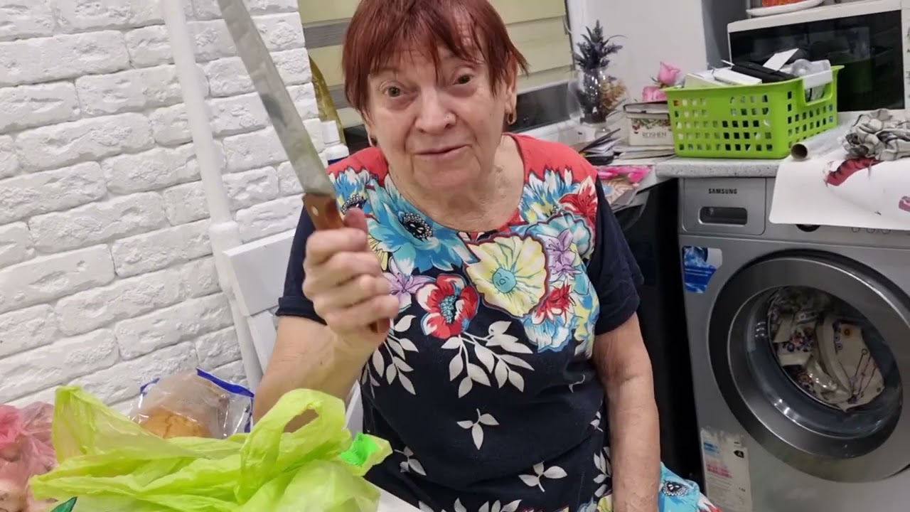 Ира в трансе - Надя передала продукты