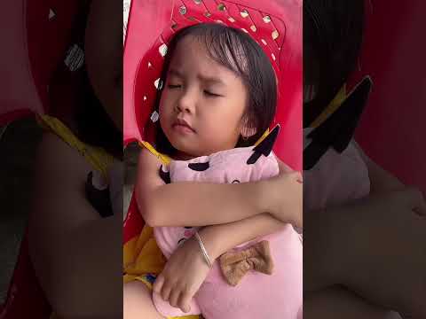 Có thiệt là nó đang ngủ ko z? #nguyettretron