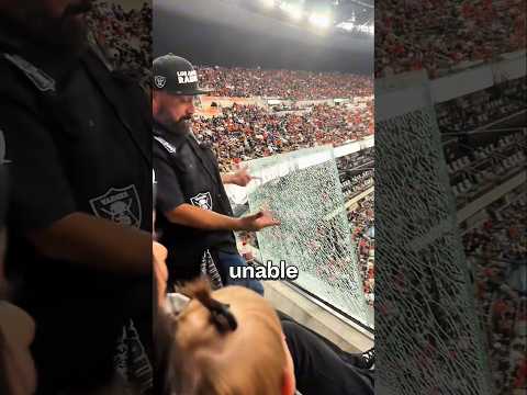 The worst way to celebrate a goal in the stadium! 😳