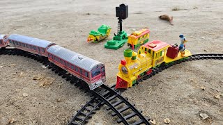 Merakit Mainan Kereta Api Mickey Mouse Train, Kereta Api Express Train