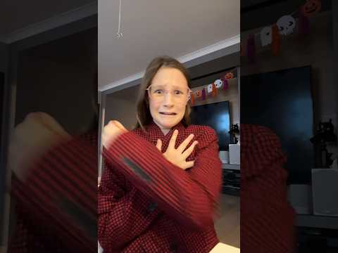 ПЛЮСЫ и МИНУСЫ, если мама была бы директором в школе 😂👩‍💼 #popular #shortvideo #тренд #популярное
