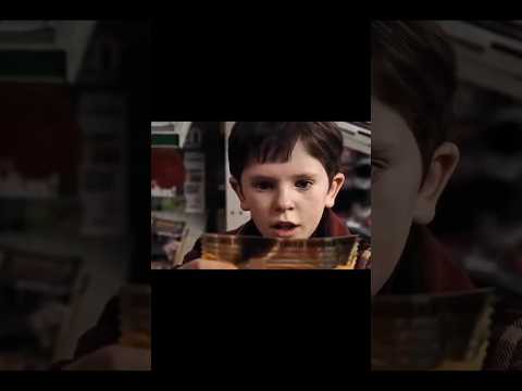 স্বর্ণালী টিকিট পেল এক গরীব ছেলে, বদলে গেল জীবন!😱