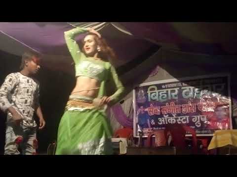 मरद भकलोल दुअरा पुअरा पर सुतता इस गाने पर डांस कर के सबको झुमा दिया इस डान्सर ने