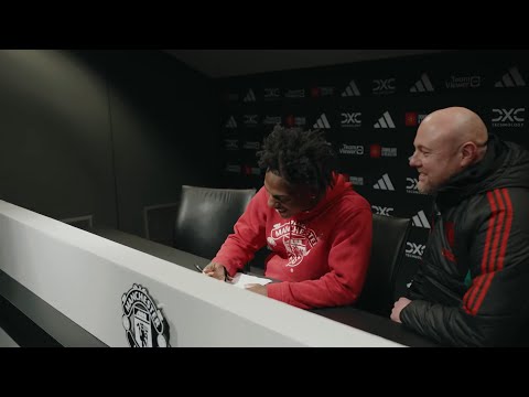 iShowSpeed Signs With Man United