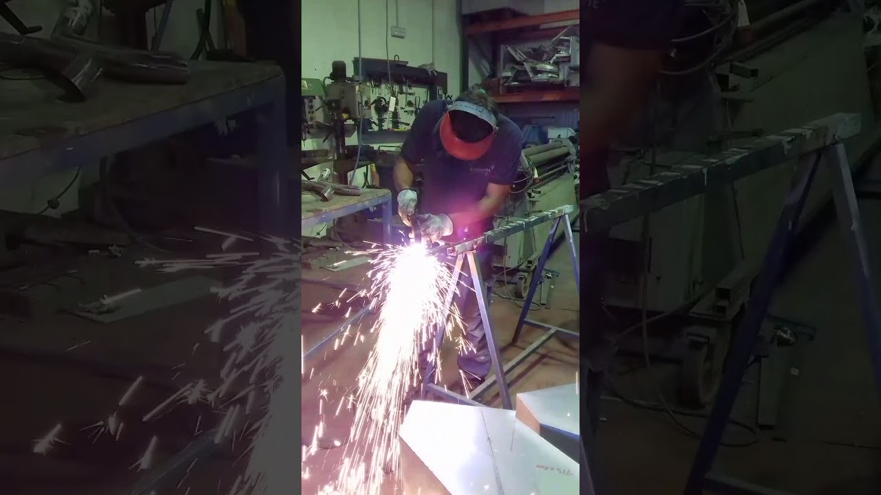 Video Carpintería Metálica y de Aluminio de Extivent Balear taller METALÚRGICO en acero inoxidable y ventilación indust