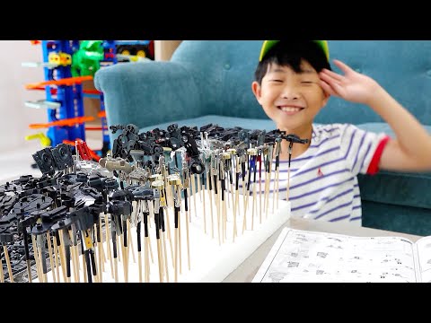 Yejun Learns How to Build Gundam Robot Toy for Kids