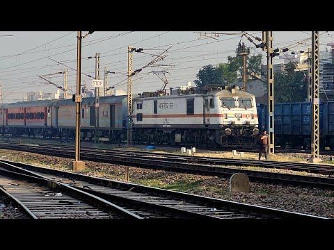 dangerous high speed action Delhi - Kanpur Section 🤩