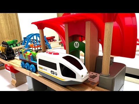 Brio & Thomas the Wooden Train☆Play with two big stations and lots of tunnels!