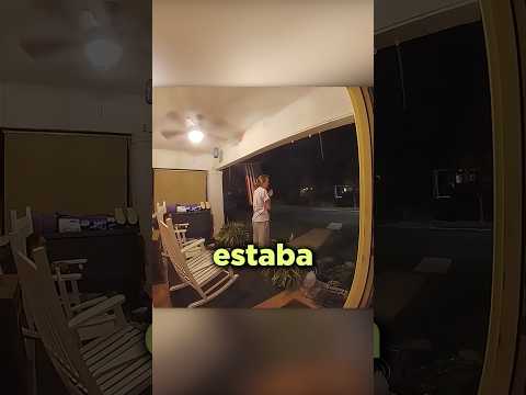 La Estaban Esperando Afuera de su Casa…