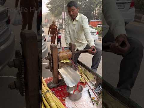 Hardworking Man Selling hygienic Sugarcane juice Delhi Street food #shorts #streetfood