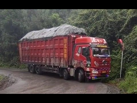 Stronger than KENWORTH? ---146.7 Tons by 8*4 dump truck!