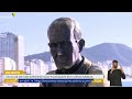 Carlos Drummond de Andrade Statue Trivia