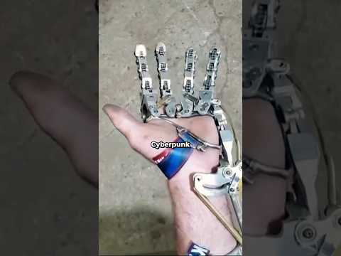 ELE FEZ UMA MÃO CYBERPUNK 🤖🖐️