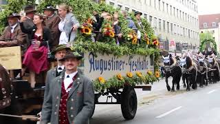 Video: Auftakt zum Münchner Oktoberfest - Einzug der Wiesnwirte 2022 (Video: Martin-Roger Jones)