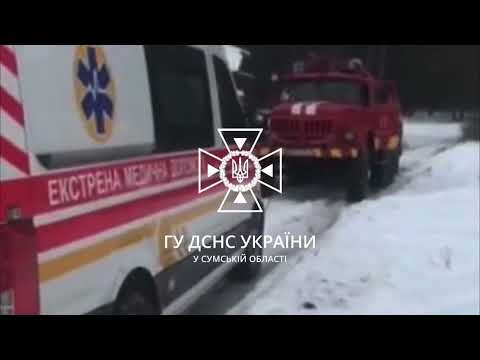 Шосткинський район: рятувальники допомогли медпрацівникам вивільнити «швидку»