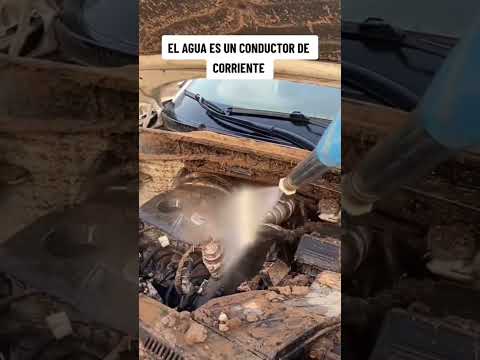 Nunca se debe lavar el motor con agua 💧 #motor #mecanica #automotriz #automobile #tallermecánico