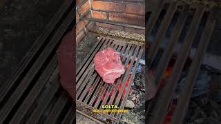 Acém em bife na churrasqueira