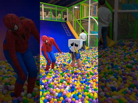 ⚡️SPIDER-MAN PLAYING WITH GANGLE? 🤩😃