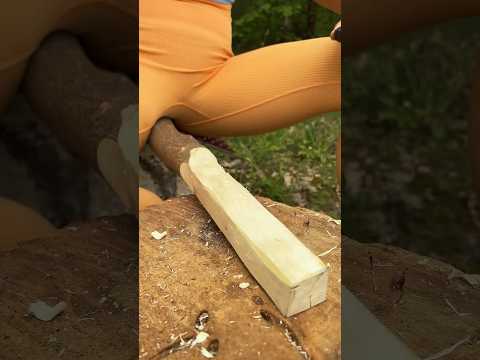 This Girl shows the Smart Way of starting fire🔥👩‍🚒 #camping #fire #outdoors #bushcraft #survival