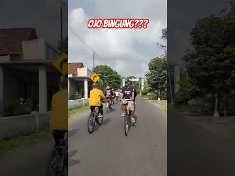 Jangan ketawa #beranda #shorts #lucu #kocak #sepeda #funy #funny #ketawa #beranda  #bingung #5amtv