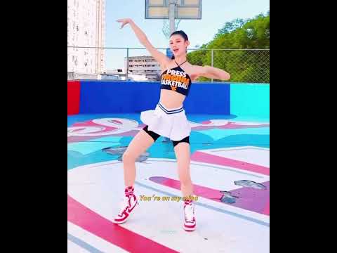 [뉴진스] 전혀 샤이하지 않는 올빽 다니엘