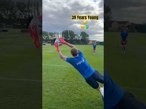 39 year old ex-pro 🧤