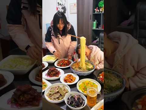 Mummy gave Papa fake food 😲🤣 #shorts #food #shortsviral #shortsfeed