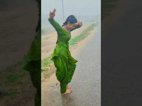 Aap Kanha Se Meri Video dekh rhe ho #dance #dancerchitra #chitrakootkiqueen #shorts
