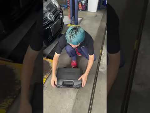 オイルがなかなか入っていかないやつにはこのファンネルが気持ちいいよ！ #mechanic