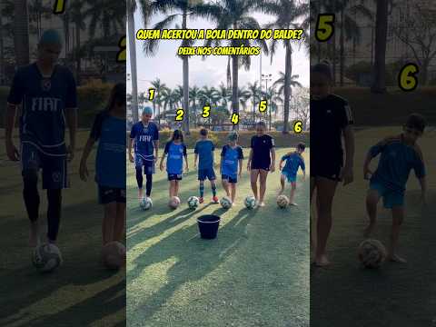 Quem acertou a bola? ⚽️🪣 #shortsfeed #feedshorts #shorts #shortsviral #ytshorts