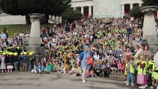 Video: Kleine Besucher entdecken die Wiesn und ihre Traditionen. - Vorschulkinderaktion an der Bavaria (Video: Frederic Eichinger)