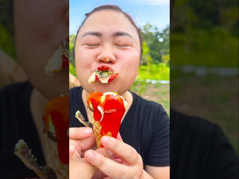 Mẹ đã ngạc nhiên với kem ốc quế ,bột ớt siêu ngon sự kết hợp hoàn hảo